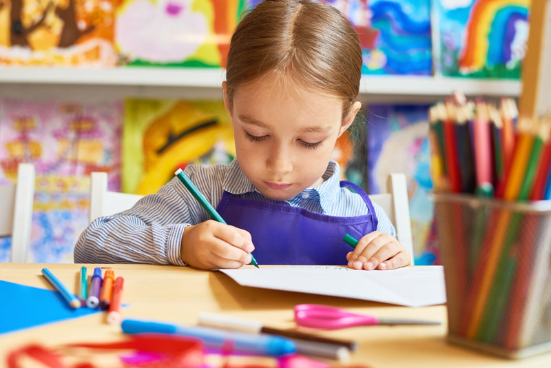 Little Girl Drawing In Pre School Hqemywc.jpg